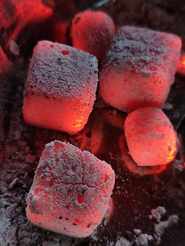 Indonesian Charcoal Supplier Coconut Shell Briquette Shisa